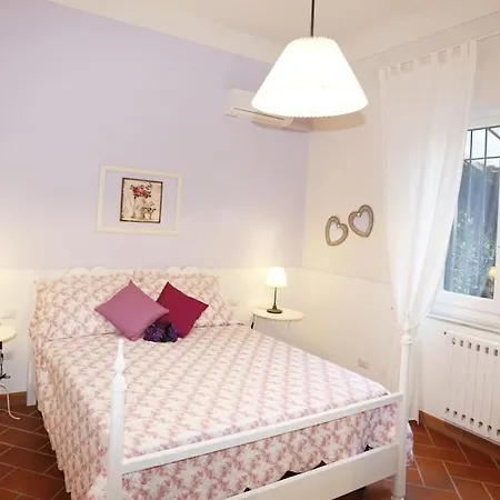 La Violetta Apartment